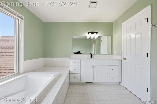 50443 Middle River Drive, Macomb Township, MI 48044