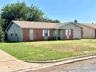 612 Briarwood Ln, Frederick, OK 73542