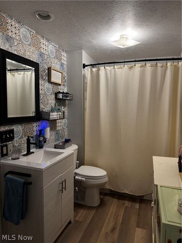 46 S Crawford Street, Millersburg, OH 44654