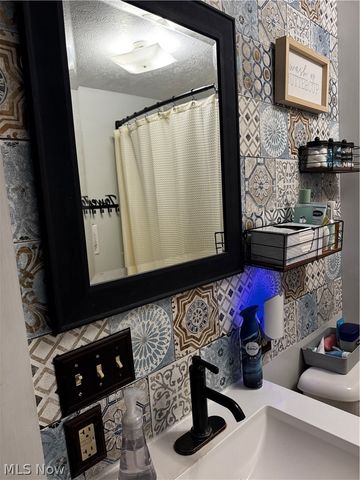 46 S Crawford Street, Millersburg, OH 44654