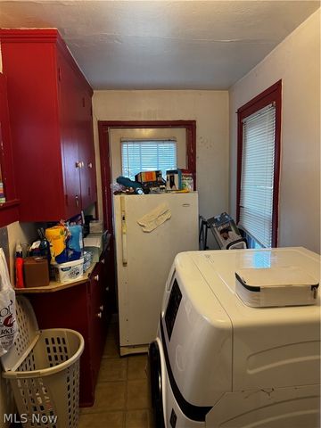 46 S Crawford Street, Millersburg, OH 44654