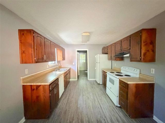 6859 S Lakewood Terrace S, Douglasville, GA 30135