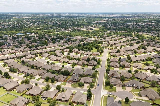 1516 NW 176th Street, Edmond, OK 73012