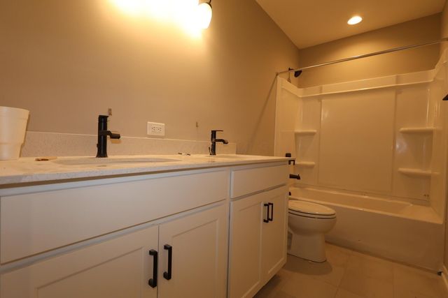 358 Oakmont Drive, Commercial Point, OH 43116