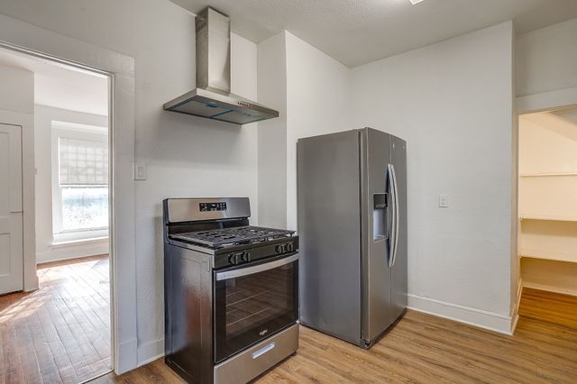 1329 Hurley Avenue, Fort Worth, TX 76104