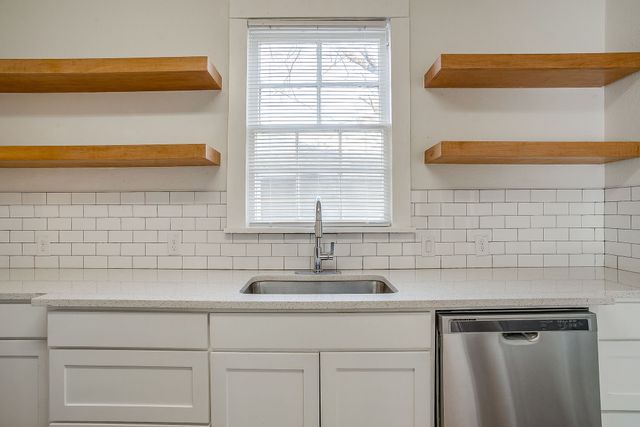 1329 Hurley Avenue, Fort Worth, TX 76104