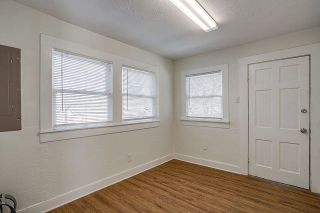 1329 Hurley Avenue, Fort Worth, TX 76104