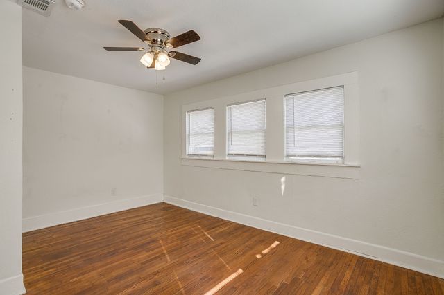 1329 Hurley Avenue, Fort Worth, TX 76104