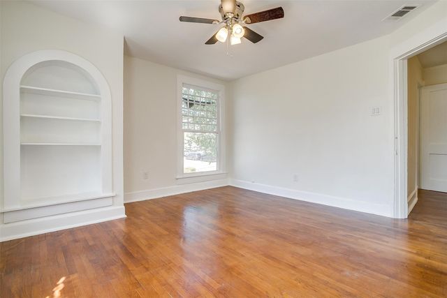 1329 Hurley Avenue, Fort Worth, TX 76104