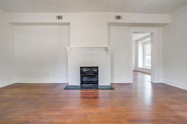 1329 Hurley Avenue, Fort Worth, TX 76104