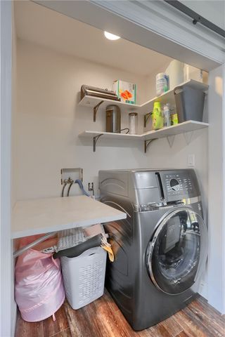 102 Kress View Dr, Oakdale, PA 15071