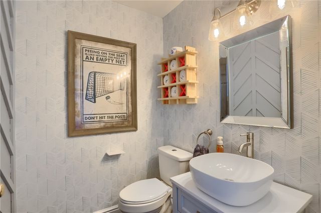 102 Kress View Dr, Oakdale, PA 15071