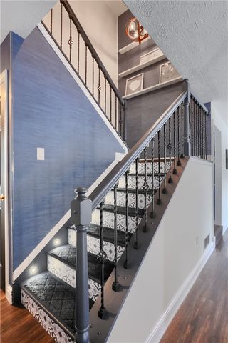 102 Kress View Dr, Oakdale, PA 15071