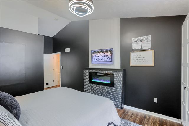 102 Kress View Dr, Oakdale, PA 15071