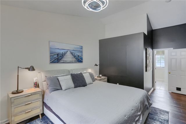 102 Kress View Dr, Oakdale, PA 15071