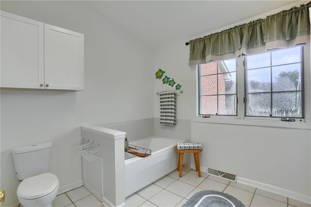 102 Kress View Dr, Oakdale, PA 15071