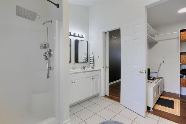 102 Kress View Dr, Oakdale, PA 15071