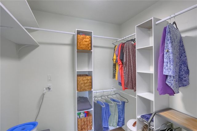 102 Kress View Dr, Oakdale, PA 15071