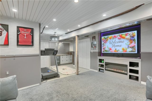 102 Kress View Dr, Oakdale, PA 15071