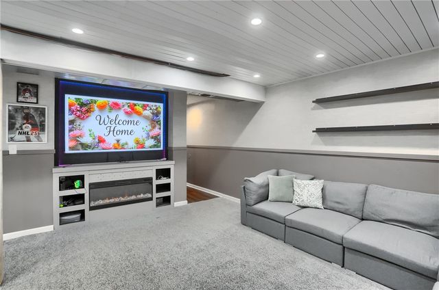 102 Kress View Dr, Oakdale, PA 15071