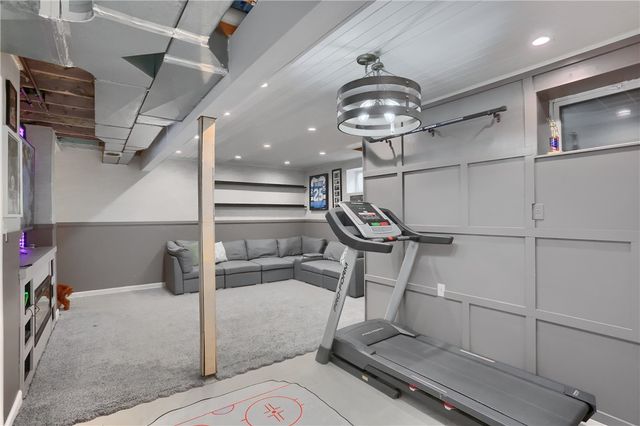 102 Kress View Dr, Oakdale, PA 15071