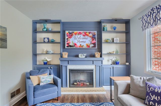 102 Kress View Dr, Oakdale, PA 15071