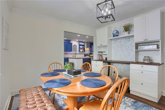 102 Kress View Dr, Oakdale, PA 15071