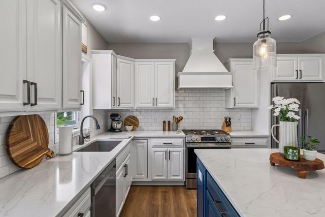 8595 Moraine Drive, Shakopee, MN 55379
