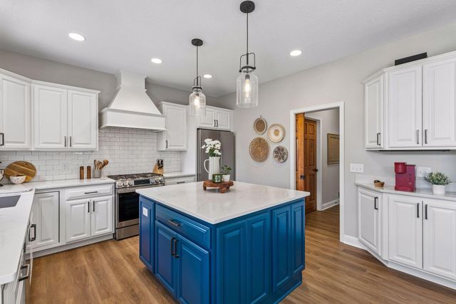 8595 Moraine Drive, Shakopee, MN 55379