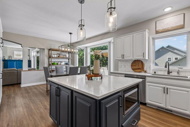 8595 Moraine Drive, Shakopee, MN 55379