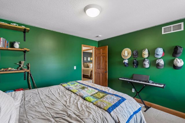 8595 Moraine Drive, Shakopee, MN 55379