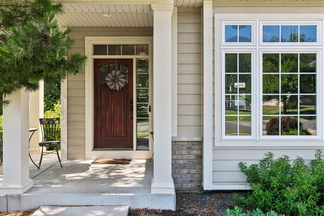 8595 Moraine Drive, Shakopee, MN 55379