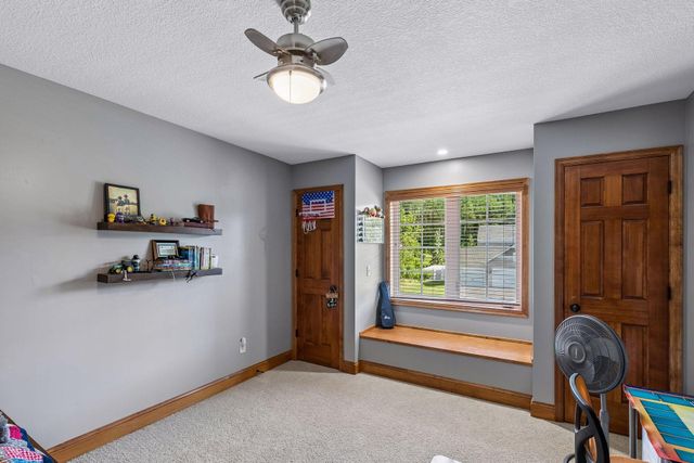 8595 Moraine Drive, Shakopee, MN 55379