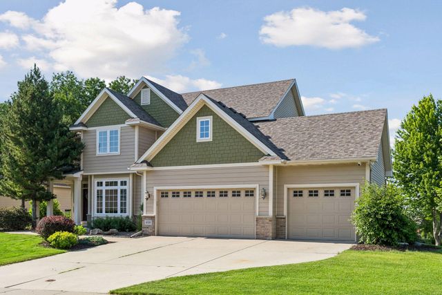 8595 Moraine Drive, Shakopee, MN 55379