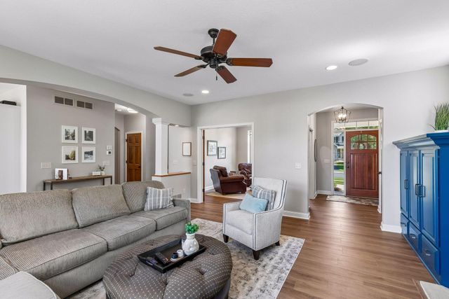8595 Moraine Drive, Shakopee, MN 55379