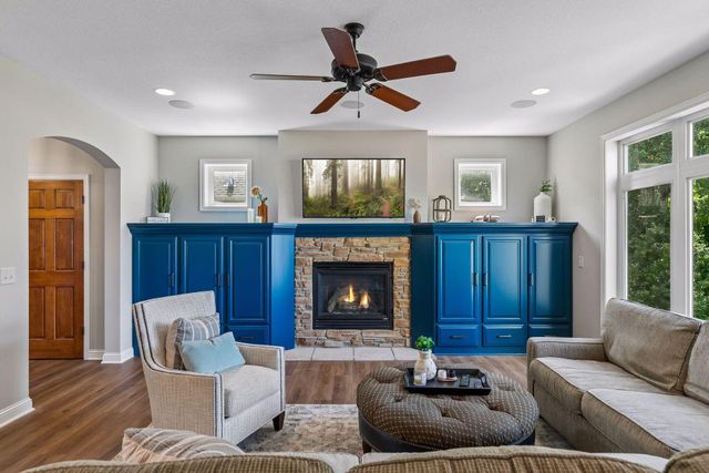 8595 Moraine Drive, Shakopee, MN 55379