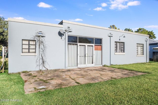 305 Henry Street, New Iberia, LA 70563