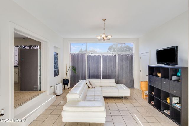 305 Henry Street, New Iberia, LA 70563