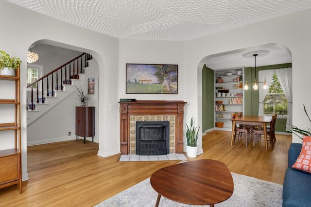 993 Fairmount Avenue, Saint Paul, MN 55105