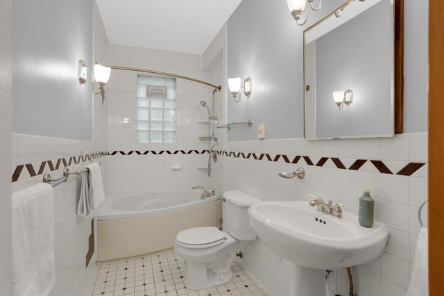 993 Fairmount Avenue, Saint Paul, MN 55105