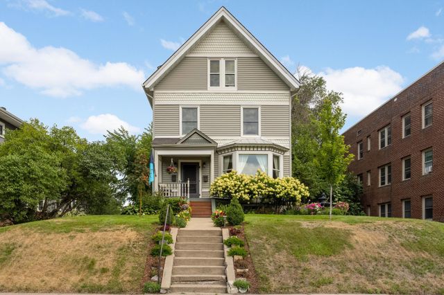 993 Fairmount Avenue, Saint Paul, MN 55105