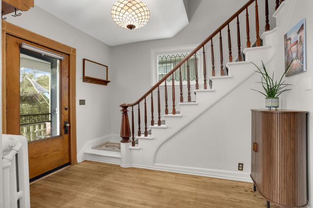 993 Fairmount Avenue, Saint Paul, MN 55105