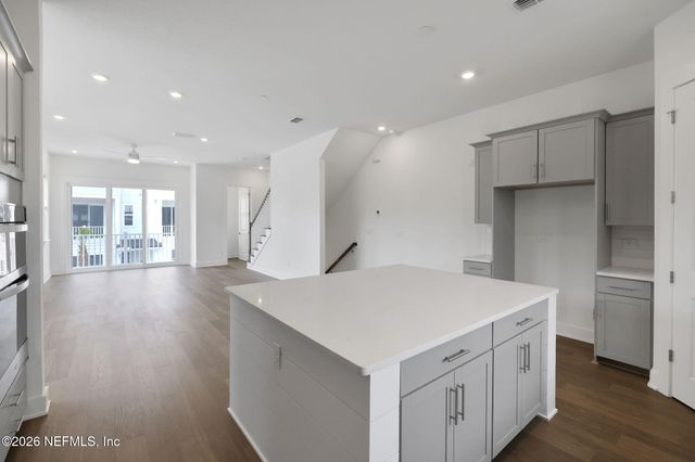 1091 1ST Avenue N, Jacksonville Beach, FL 32250