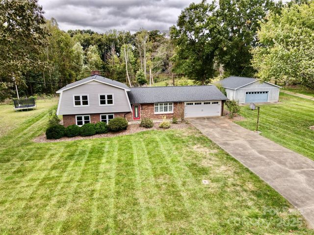 158 W Meadowview Drive, Statesville, NC 28625