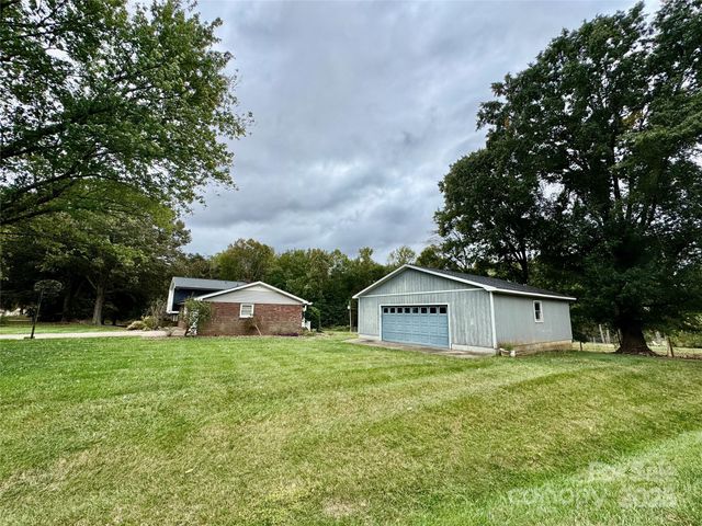 158 W Meadowview Drive, Statesville, NC 28625