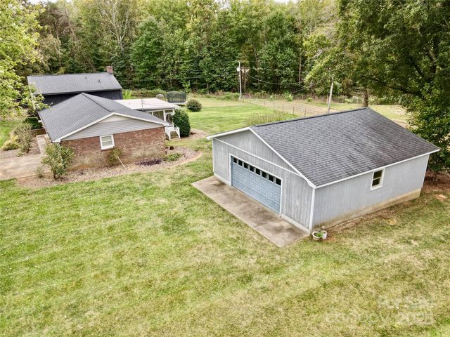 158 W Meadowview Drive, Statesville, NC 28625