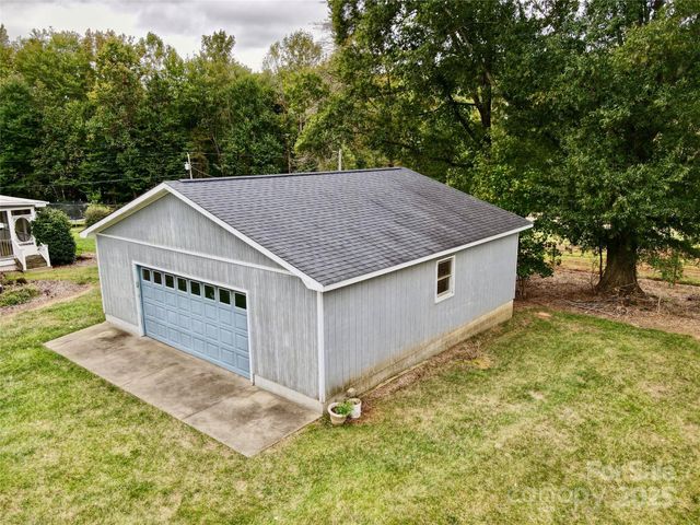 158 W Meadowview Drive, Statesville, NC 28625