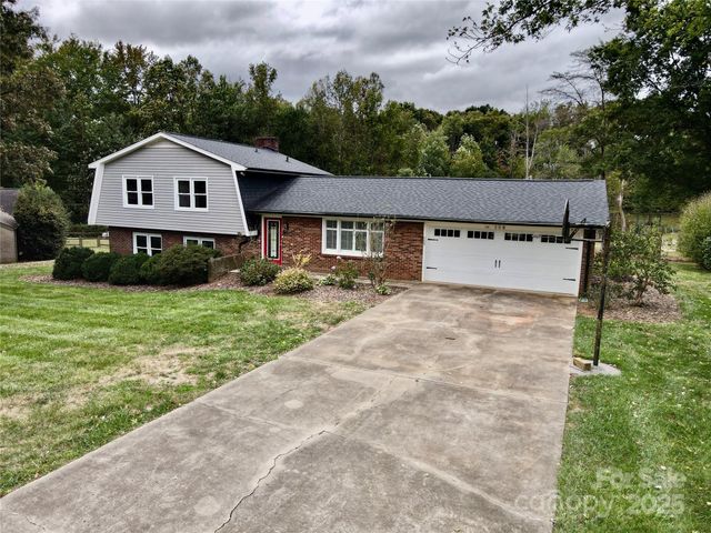 158 W Meadowview Drive, Statesville, NC 28625