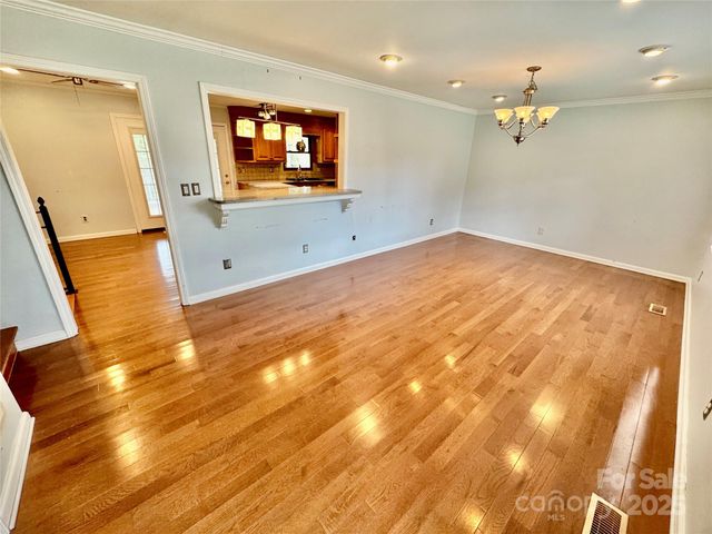 158 W Meadowview Drive, Statesville, NC 28625