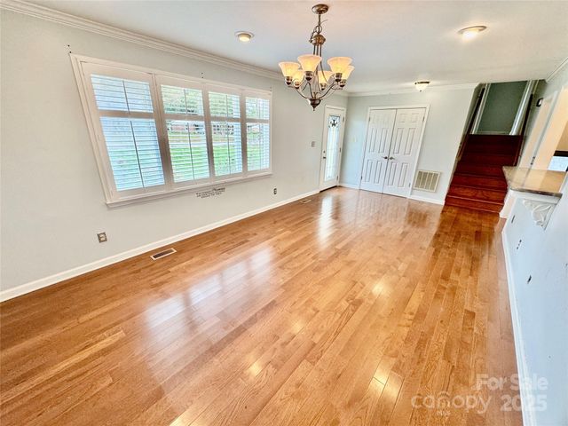 158 W Meadowview Drive, Statesville, NC 28625